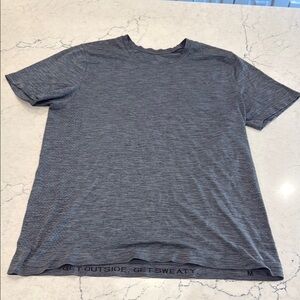 Lululemon surge short sleeve medium
